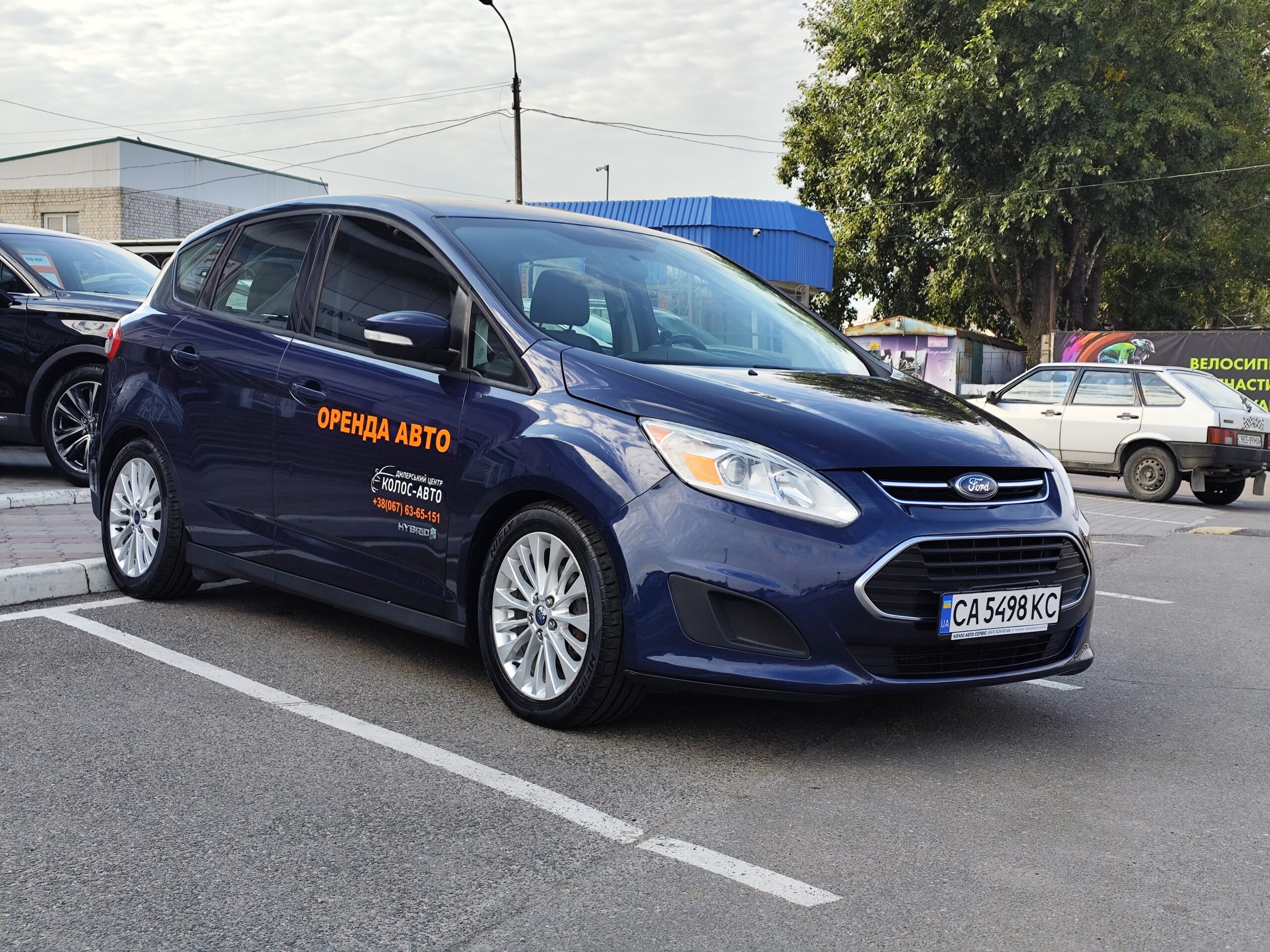 Орендувати машину Ford C-Max